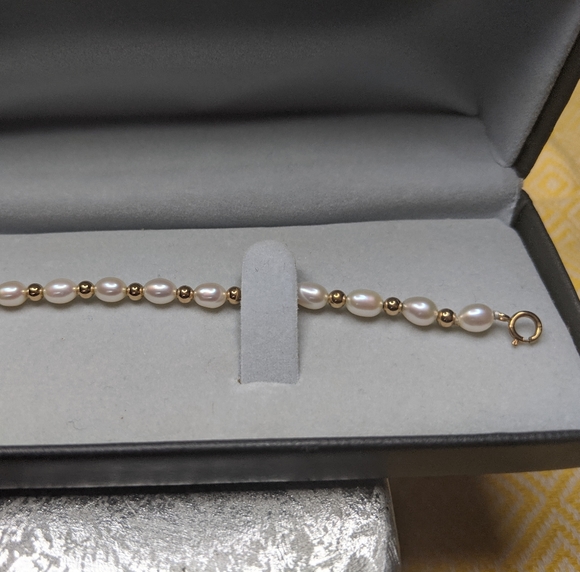 14K Gold & Pearl ❤️ - Picture 5 of 6